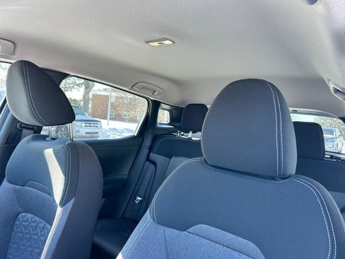 Certified 2025 Nissan Kicks SV image 28