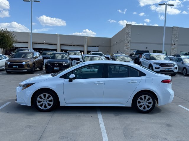 Used 2026 Toyota Corolla LE FWD image 6