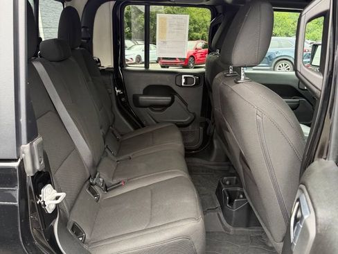 Used 2023 Jeep Gladiator Sport AWD/4WD image 14
