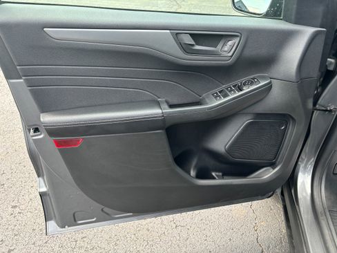 Used 2023 Ford Escape Active AWD/4WD image 10