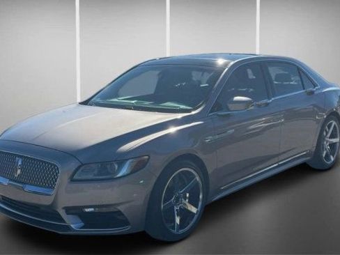 Used 2018 Lincoln Continental Select w/ Continental Climate Package image 3