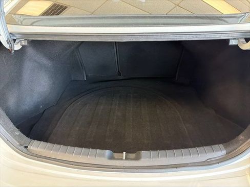 Used 2017 Hyundai Elantra SE FWD image 8