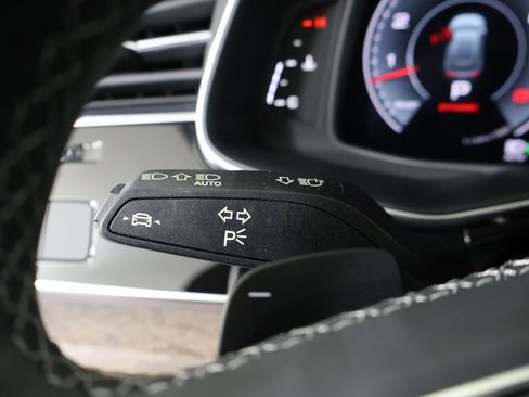 Used 2025 Audi Q8 Premium Plus w/ Premium Plus Package image 31