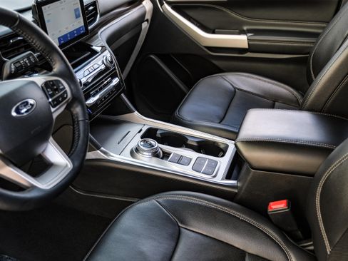 Used 2022 Ford Explorer Limited image 23