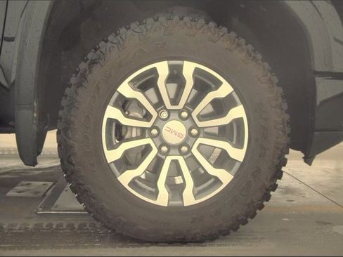 Used 2020 GMC Sierra 1500 AT4 w/ AT4 Premium Package image 11