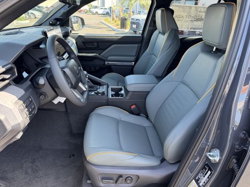 New 2026 Toyota 4Runner Trailhunter AWD/4WD image 2