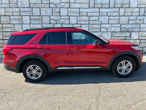 Used 2023 Ford Explorer XLT w/ Equipment Group 202A AWD/4WD image 6