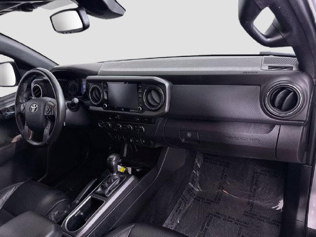 Certified 2020 Toyota Tacoma TRD Off-Road w/ TRD Premium Off Road Package AWD/4WD image 32