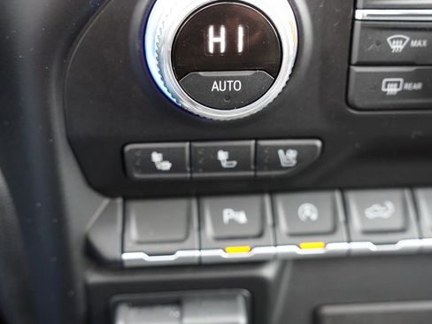 Used 2020 GMC Sierra 1500 AT4 w/ AT4 Premium Package image 29