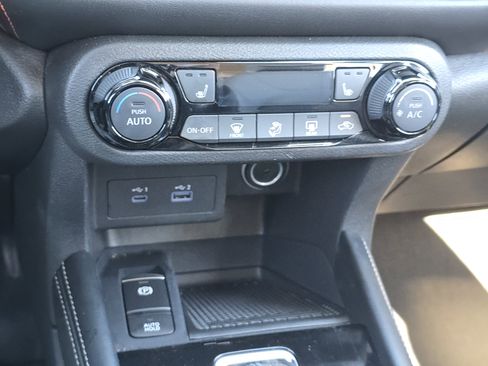 Used 2023 Nissan Kicks SR w/ SR Premium Package image 23