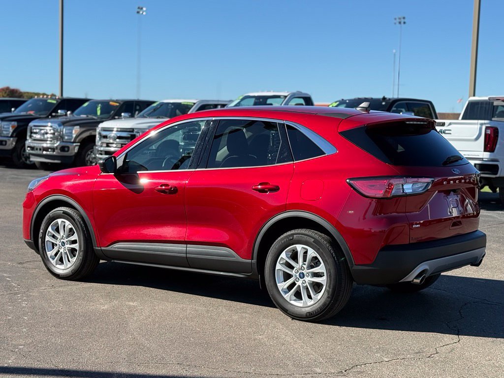 Used 2022 Ford Escape SE w/ Cold Weather Package FWD image 32