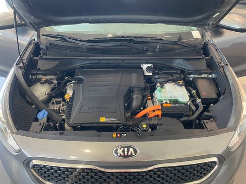 Used 2017 Kia Niro LX image 21
