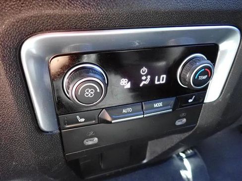 Used 2021 Chevrolet Suburban LT w/ LT Signature Package AWD/4WD image 12