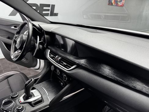 Used 2023 Alfa Romeo Stelvio Sprint image 50
