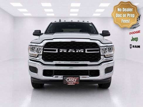 Used 2022 RAM 2500 Big Horn AWD/4WD image 2