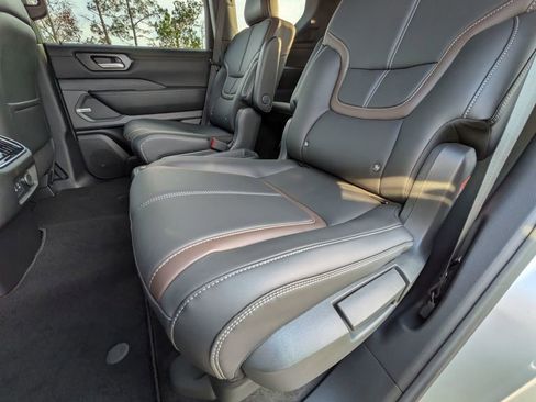 New 2026 Nissan Armada SL w/ Captain's Chari Seat Package image 29