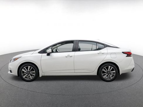 Used 2025 Nissan Versa SV FWD image 4