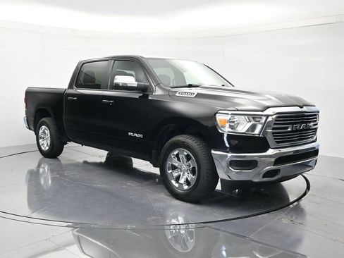 Used 2024 RAM 1500 Laramie AWD/4WD image 3