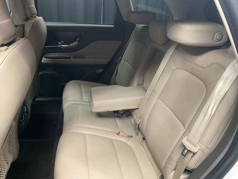 Used 2020 Lincoln Corsair AWD w/ Premium Package image 9