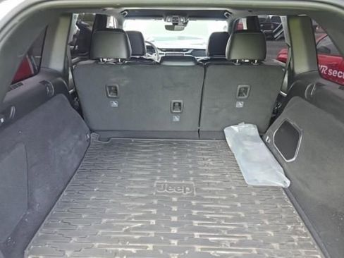 Used 2022 Jeep Grand Cherokee Trailhawk AWD/4WD image 13