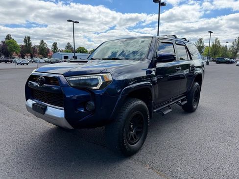 Used 2017 Toyota 4Runner TRD Off-Road Premium AWD/4WD image 3