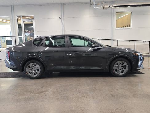 New 2026 Kia K4 LX image 2