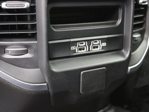 Used 2024 RAM 2500 Big Horn w/ Night Edition AWD/4WD image 17