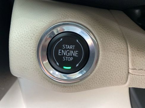 Used 2023 Buick Envision Preferred image 37