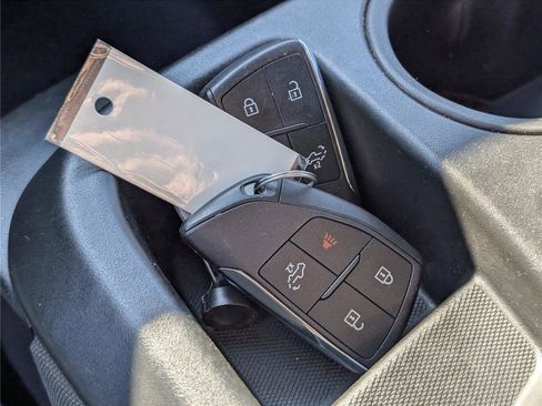 Used 2024 Chevrolet Silverado 2500 LT image 27