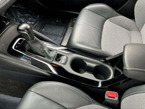 Used 2020 Toyota Corolla XSE FWD image 18