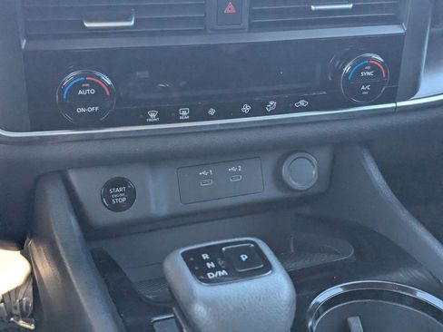 Certified 2025 Nissan Rogue SV FWD image 25