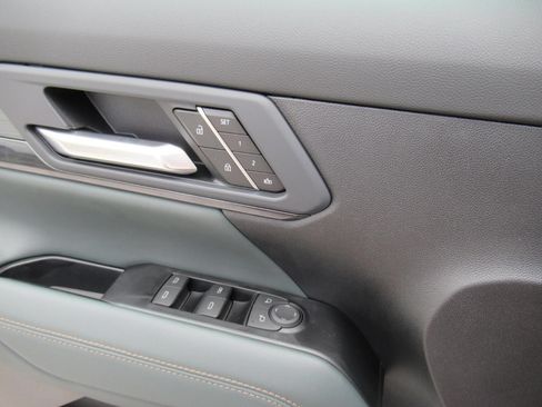 New 2027 GMC Terrain AT4 w/ Convenience Package III AWD/4WD image 21