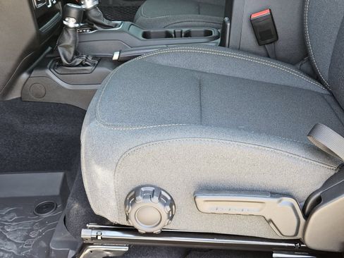 New 2025 Jeep Gladiator Sport AWD/4WD image 21