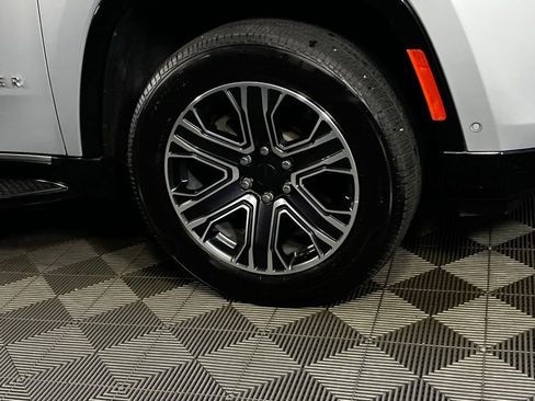 Used 2022 Jeep Wagoneer Series III image 12