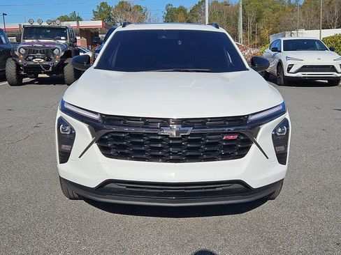 Used 2025 Chevrolet Trax RS w/ Sunroof Package image 22