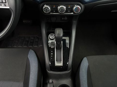 Used 2025 Nissan Versa SV FWD image 15