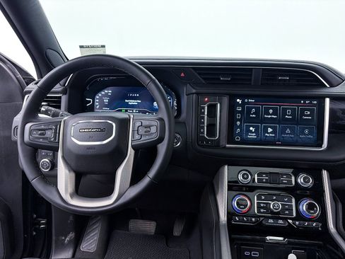 Used 2024 GMC Yukon Denali image 8