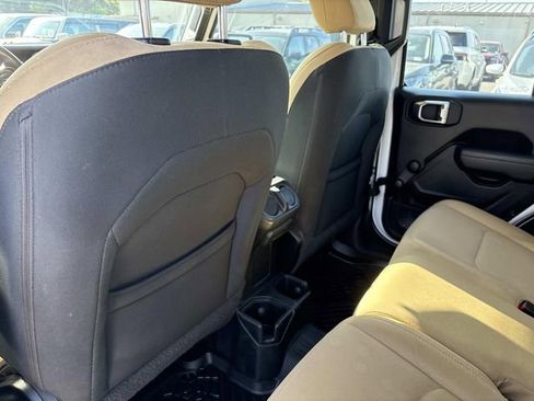 Used 2022 Jeep Gladiator Sport w/ Trailer Tow Package AWD/4WD image 17