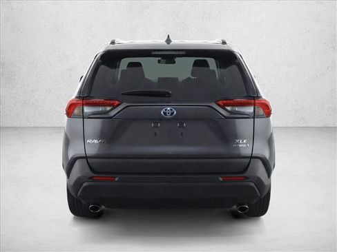 Used 2022 Toyota RAV4 XLE image 6