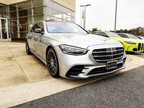 Used 2021 Mercedes-Benz S 580 4MATIC Sedan image 4
