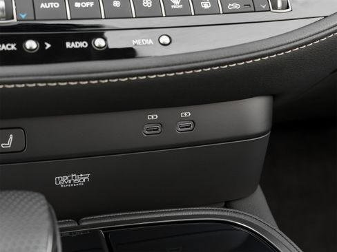 Used 2024 Lexus LS 500 RWD image 38
