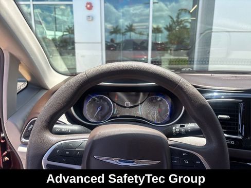 Used 2020 Chrysler Pacifica Touring w/ Advanced Safetytec Group FWD image 4