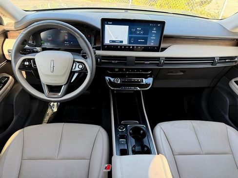 Used 2024 Lincoln Corsair Grand Touring w/ Equipment Group 301A image 19