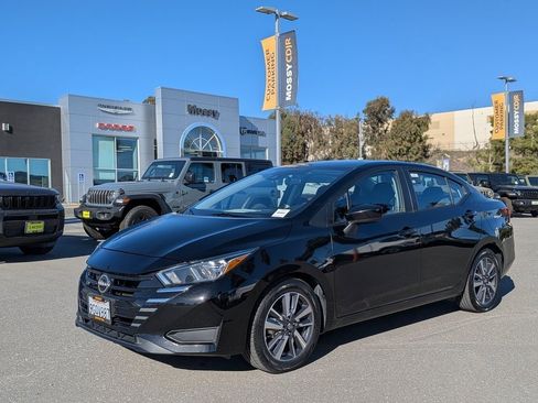 Used 2023 Nissan Versa SV image 1