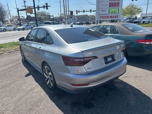 Used 2019 Volkswagen Jetta GLI image 3