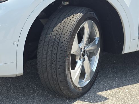 Used 2023 Audi Q5 2.0T Prestige w/ Prestige Package AWD/4WD image 33