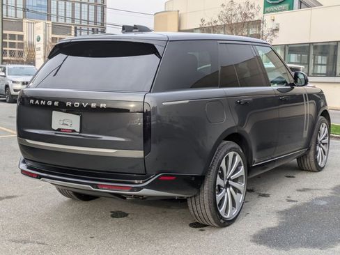 New 2026 Land Rover Range Rover SE image 2