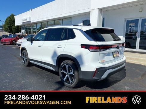 New 2025 Volkswagen Tiguan SE image 11