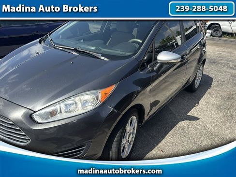 Used 2015 Ford Fiesta SE FWD image 1