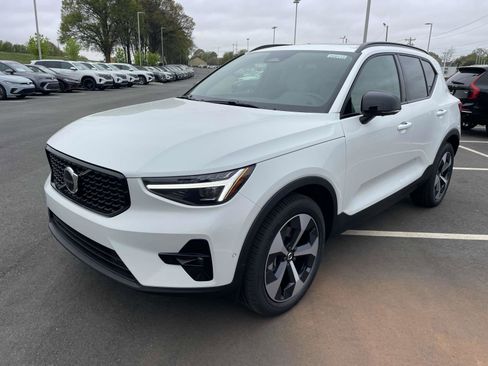 New 2025 Volvo XC40 B5 Plus w/ Protection Package Premier image 3